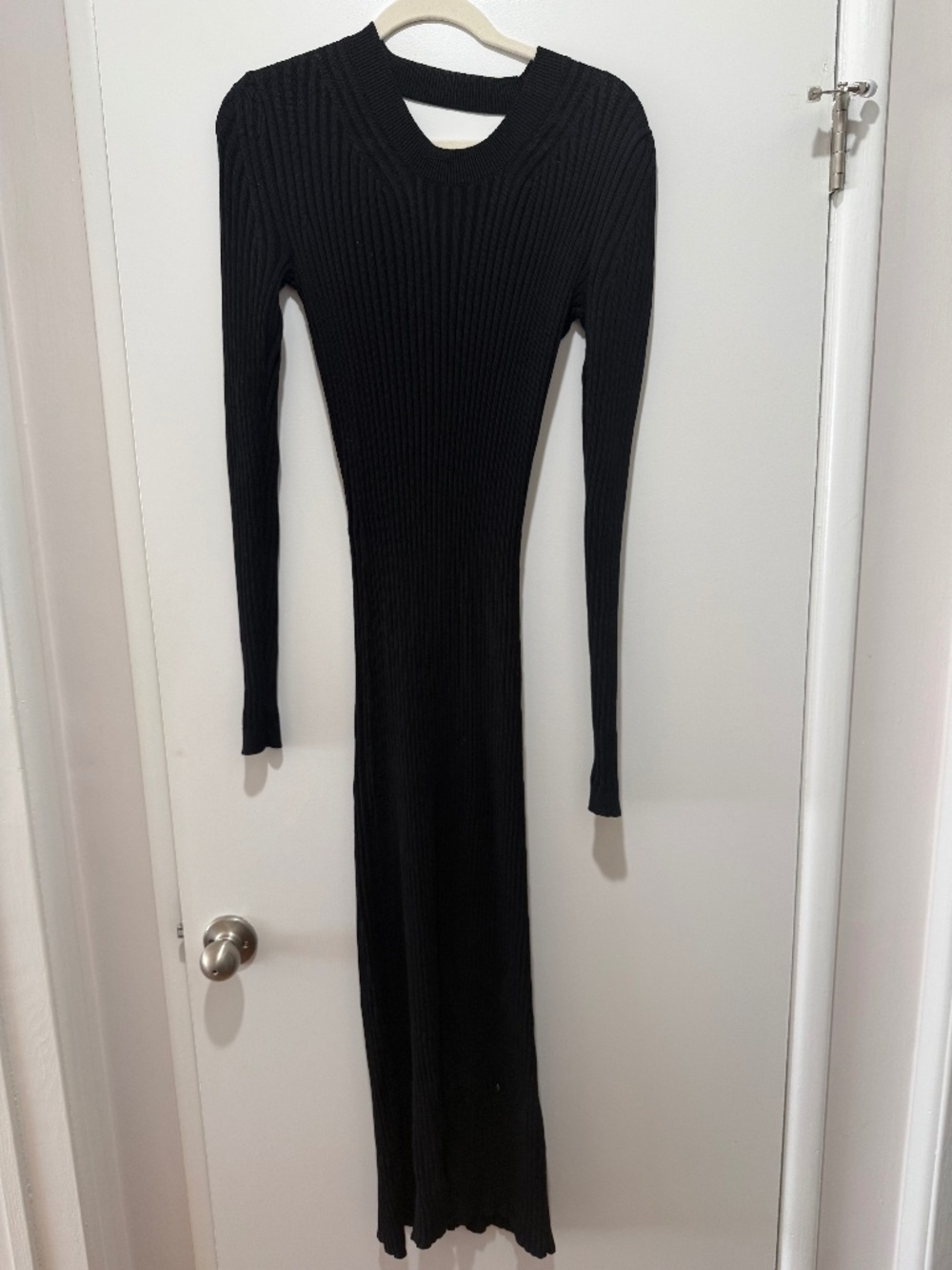 Caes Open-Back Ribbed Knit Black Dress
